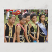 Meisjes in kostuum briefkaart (Voorkant)