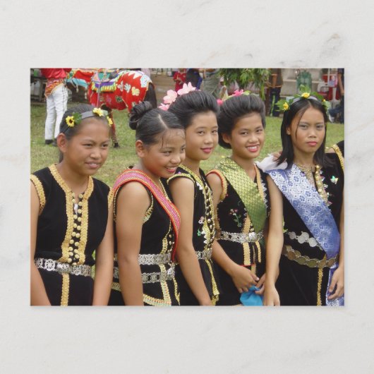 Meisjes in kostuum briefkaart (Voorkant)