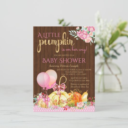 Meisjes kleine pompoen rustieke houten Herfst Baby Kaart (Staand voorkant)