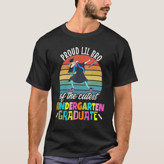 Meisjes Kleuterschool Afstuderen Trots Lil Bro Dab T-shirt (Voorkant)