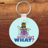 Meisjes kunnen niet wat? Meisje speldrums Sleutelhanger (Voorkant)