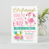 Meisjes laten de eerste verjaardagsuitnodiging fla kaart (Staand voorkant)