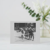 Meisjes leren tennis spelen briefkaart (Staand voorkant)