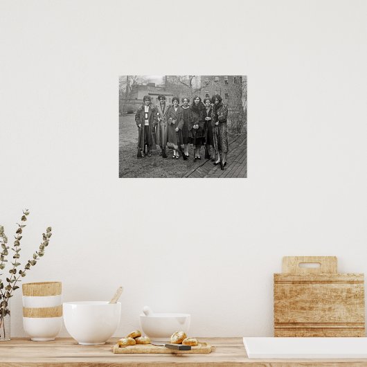 Meisjes met geweren, 1925.  foto poster (Keuken)