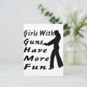 Meisjes met Pistolen hebben meer plezier Briefkaart (Staand voorkant)