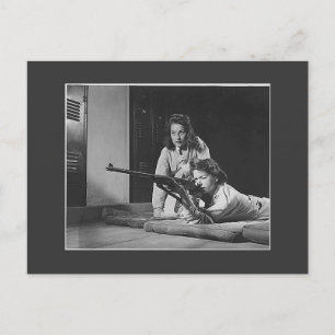 Meisjes met Pistolen, jaren '40 Briefkaart