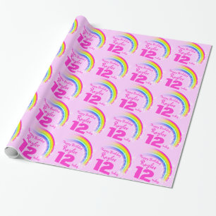 Meisjes noemen de leeftijd van de regenboogverjaar cadeaupapier