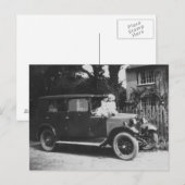 Meisjes op auto - oud zwart en wit Afbeelding - Br Briefkaart (Voorkant / Achterkant)