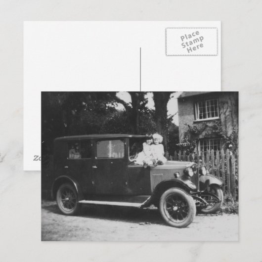 Meisjes op auto - oud zwart en wit Afbeelding - Br Briefkaart (Voorkant / Achterkant)