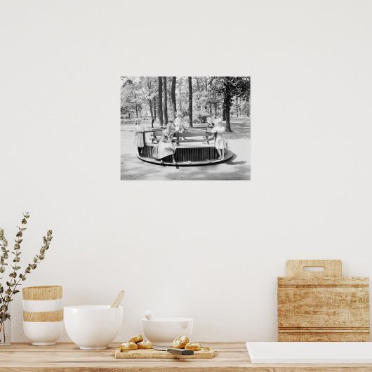 Meisjes op Merry-Go-Round, 1910.  foto Poster (Keuken)