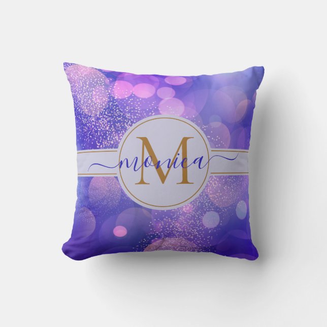Meisjes Paarse Bokeh Gold Glitter Monogram Naam Kussen (Voorkant)