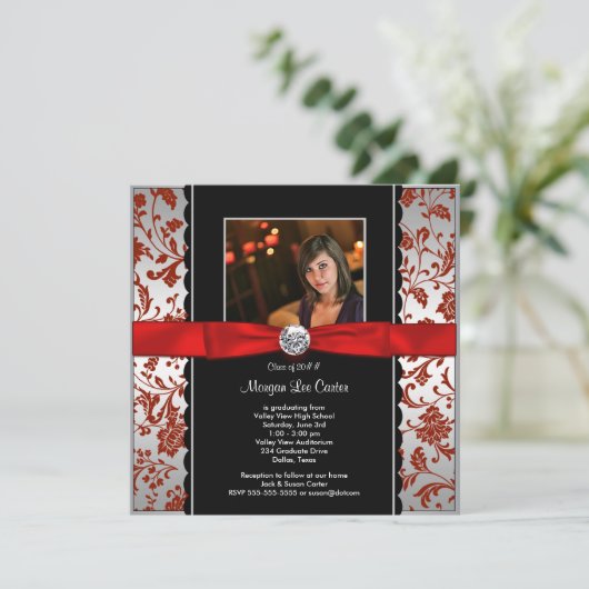 Meisjes Rood en Zwart Foto Afstuderen Aankondiging (Staand voorkant)