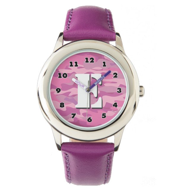 Meisjes roze camo horloge met gepersonaliseerde mo (Voorkant)