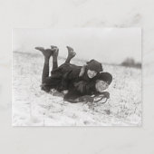 Meisjes Sledding, 1915 Briefkaart (Voorkant)