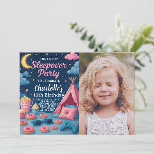 Meisjes Sleepover verjaardagsfeestje uitnodiging (Staand voorkant)
