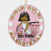Meisjes spelen basketbal keramisch ornament (Links)