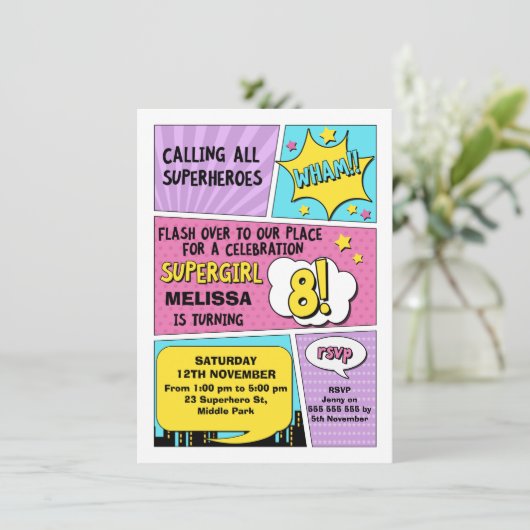 Meisjes Superheld 8e verjaardag Uitnodiging (Staand voorkant)