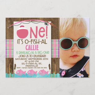 Meisjes vissen op één foto-verjaardagsuitnodiging kaart