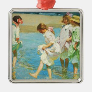 Meisjes Wandelen in Water aan de Kust Metalen Ornament