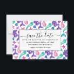 Meisjes Waterverf Mermaids Tales Seashells Patroon Save The Date<br><div class="desc">Dit meisjespatroon en artsy is perfect voor het vermaide liefhebbende meisje. Het bevat handbeschilderde blauwgroen groene, violette paarse, wazige roze en roze waterverf mermaids, zeemeermin en een verscheidenheid aan seizoenshells bovenop een eenvoudige witte achtergrond. Het is , leuk, leuk en speels. Stijlvol met dit handbeschilderde patroon van de kunstenaar van...</div>