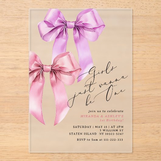 Meisjes willen gewoon een tweeling zijn 1e verjaar acryl uitnodigingen (Voorkant)