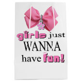 Meisjes willen gewoon plezier hebben. medium cadeauzakje (Achterkant)
