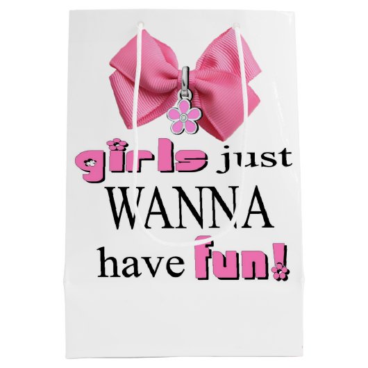 Meisjes willen gewoon plezier hebben. medium cadeauzakje (Achterkant)