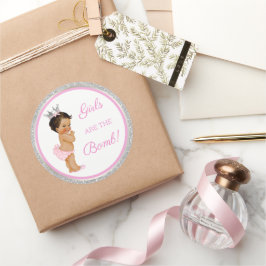 Meisjes zijn de bom! Badcadeau Etc Roze Zilver Ronde Sticker