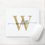 Meisjesachtig Elegant Wit Gouden Monogram Naam Sch Muismat<br><div class="desc">Meisjesachtige Elegante Witte en Gouden Eenvoudige Minimalistische Monogram Eerste Letter Naam Handtekening Script op maat gemaakte muismat. Dit eenvoudige minimalistische ontwerp in effen kleur heeft je voornaam in een mooie met de hand geschreven letter met krullen in typografie (of kalligrafie), monogram initiaal in goud en zwart op witte achtergrond. Deze...</div>