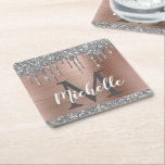 Meisjesachtig Zilver Glitter Drips Roze Goud Monog Kartonnen Onderzetters<br><div class="desc">Stijlvolle, meisjesachtige zilveren glitterslierende aangepaste naam en gemerkte papieren coaster. Dit ontwerp bevat zilvergrijze glittersparkeldruppels op een roze goud geborstelde metalen achtergrond met gepersonaliseerde monogram initiaal en voornaam tekst sjabloon. Perfect vrouwelijk geschenk voor vriendin, zus, moeder, verjaardag, sweet 16 verjaardagsfeest, trouwen, bruidsuitnodiging, visagist, eigenaren van schoonheidssalon, modeblogger of iedereen die...</div>