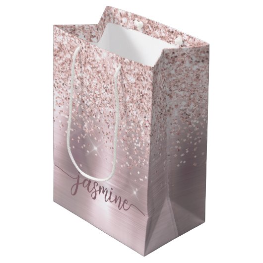 Meisjesachtige Roze Gouden Blush Glitter Monogram  Medium Cadeauzakje (Voorkant Gekanteld)
