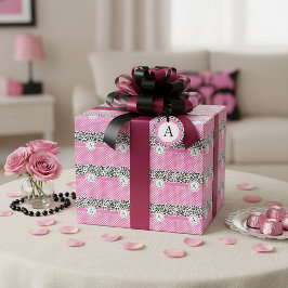 Meisjesachtige stippen en dierenprint monogram cadeaupapier