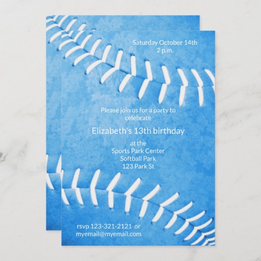 meisjesblauwe softball verjaardag of teamparty kaart (Voorkant / Achterkant)
