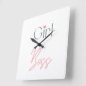 Meisjesbolle Word-tekst rondom legante wandklok (Hoek)