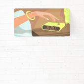 Meisjeshand die de alarmklok aandrukt spandoek (Insitu)