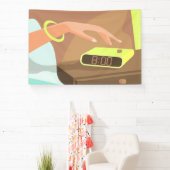 Meisjeshand die de alarmklok aandrukt spandoek (Insitu)