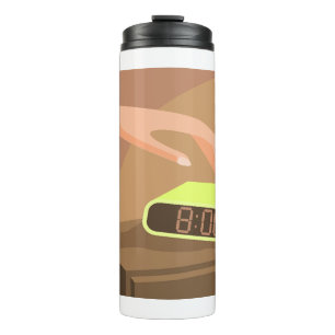 Meisjeshand die de alarmklok aandrukt thermosbeker