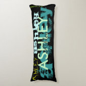 Meisjesnaam 6 letters Personeelsbekendheid Lichaamskussen (Voorkant Verticaal)