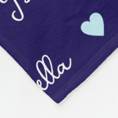 Meisjesnaam en harten gepersonaliseerd blauw fleece deken (Hoek)