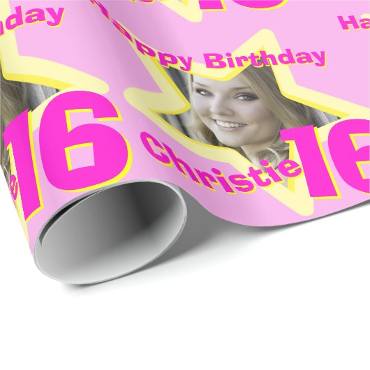 Meisjesnaam foto 16e verjaardag roze & gele ster cadeaupapier (Rol Hoek)