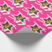 Meisjesnaam voeg je foto 17e verjaardag roze ster  cadeaupapier (Hoek)