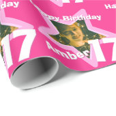 Meisjesnaam voeg je foto 17e verjaardag roze ster  cadeaupapier (Rol Hoek)