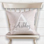 Meisjesparelmonogram Kussen<br><div class="desc">Elegant Girly Pearl Sequin Sparkle Monogram Name Pillow. Deze schattige, meisjes kussen kunnen worden aangepast met je initiaal en voornaam. U kunt de kleur van de tekst en de doopvontstijl veranderen om het ontwerp verder aan te passen. Ideaal voor een meisjesslaapkamer! Wilt u dit ontwerp zien op overeenkomende objecten? Neem...</div>