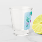 Meisjesreis, Jaar, Naam, Zwarte Vrouw in Pool Shot Glas (Links)