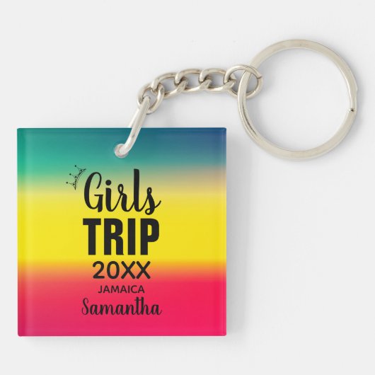 Meisjesreis met kroonjaar en naam groen geel rood sleutelhanger (Achterkant)