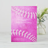 meisjesroze softball verjaardag of teamparty kaart (Staand voorkant)
