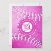 meisjesroze softball verjaardag of teamparty kaart (Achterkant)