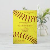 meisjessoftball- verjaardag of teamparty kaart (Staand voorkant)