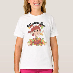 Meisjesspel in bladeren - herfstfilm t-shirt