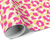 Meiskleurige roze cheetah-gedrukte monogram cadeaupapier (Rol Hoek)